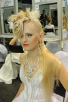Прическа новобрачной на длинных волосах